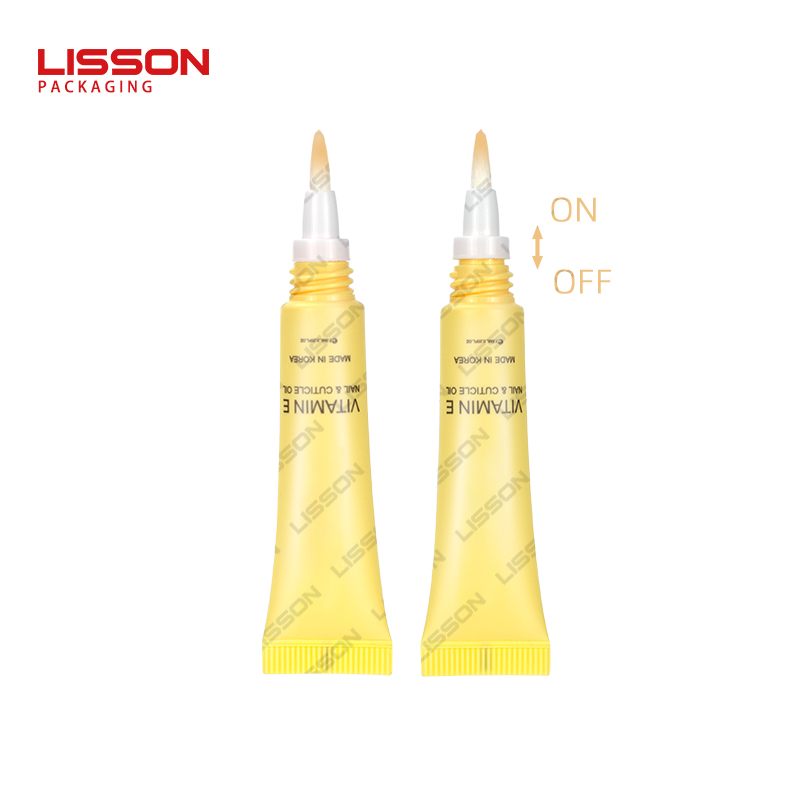 Soft Brush Lip Gloss Tube