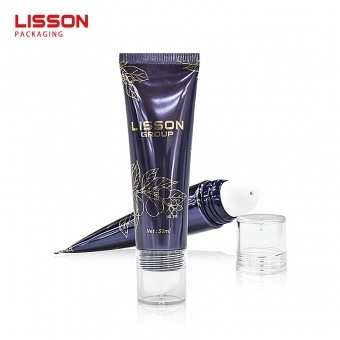 Tubo cosmético con aplicador de masaje cerámico