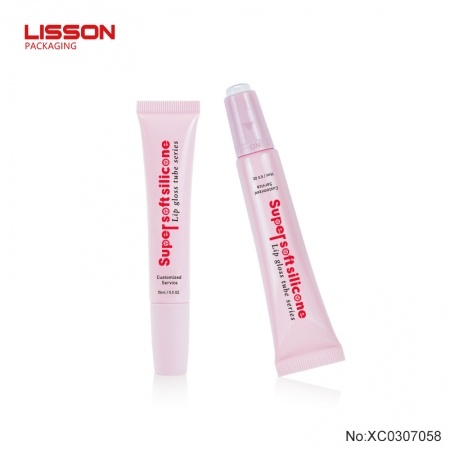 lip gloss tube with silicone applicator