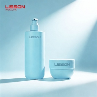 Juego de envases ecológicos para botellas de cosméticos de PP/PE azul mate.