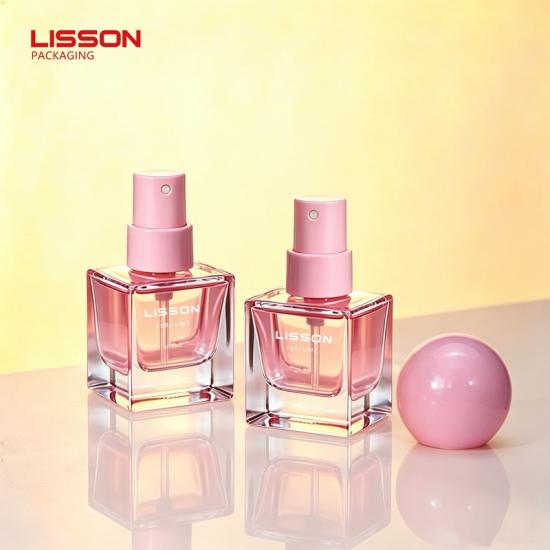 Botella de perfume de vidrio cuadrada personalizada de 30 ml con spray